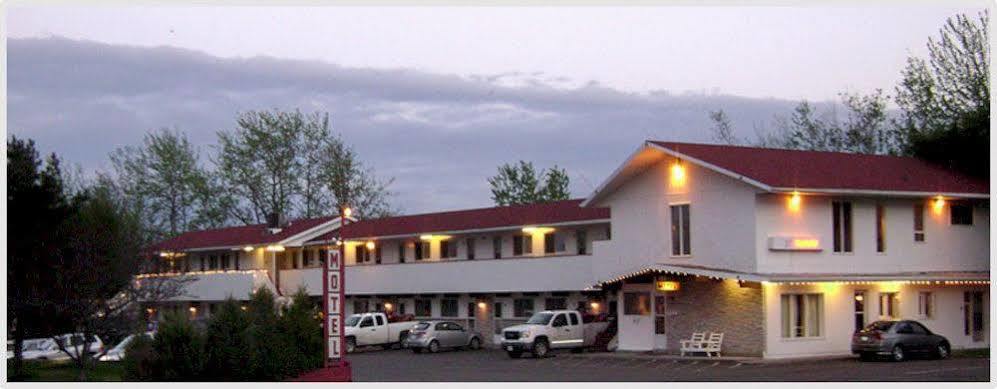Voyageur Motel Thunder Bay Extérieur photo